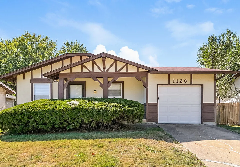 1126 Borden Dr
