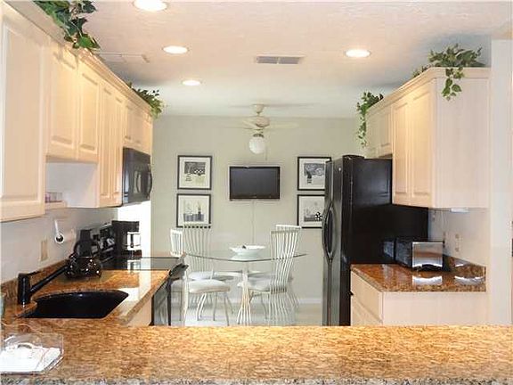 2nd image of 12 E Stratford Drive #12c