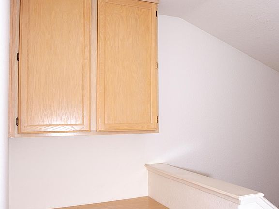 5th image of 418 Galleria Dr