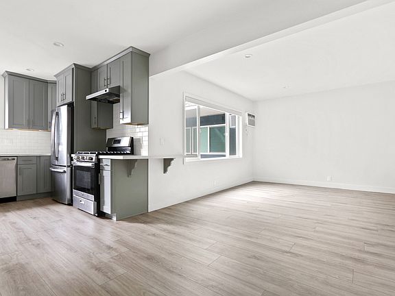 4th image of 858-860 3rd St #4