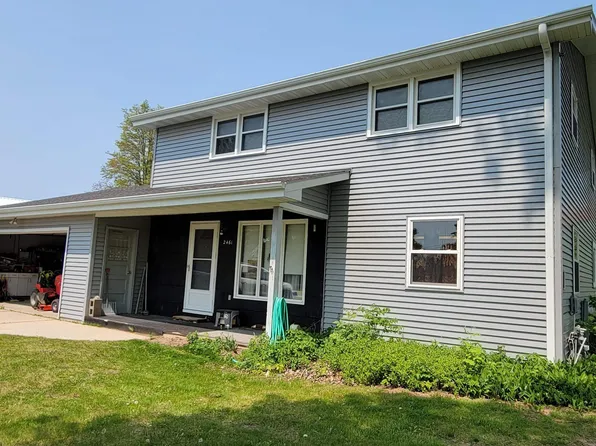 2461 Vanden Bergh Pl, Green Bay, WI 54311