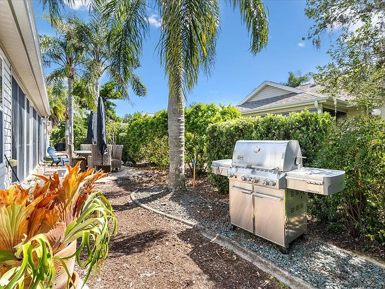 734 Winifred Way — Photo 4