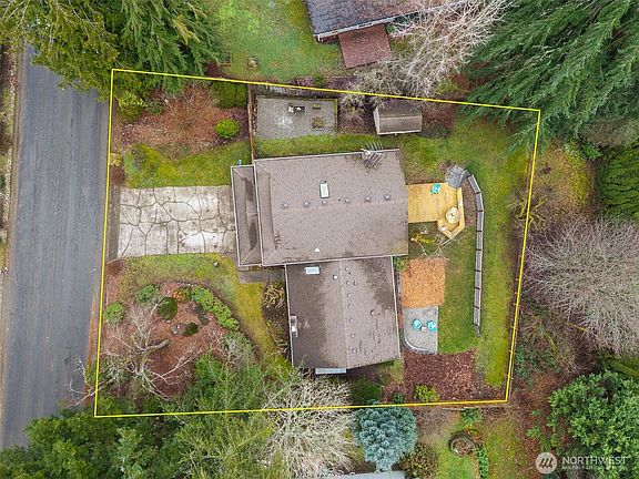 3rd image of 3129 Wilderness Drive SE