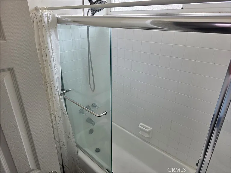 706 E Harvard St #5 — Photo 16
