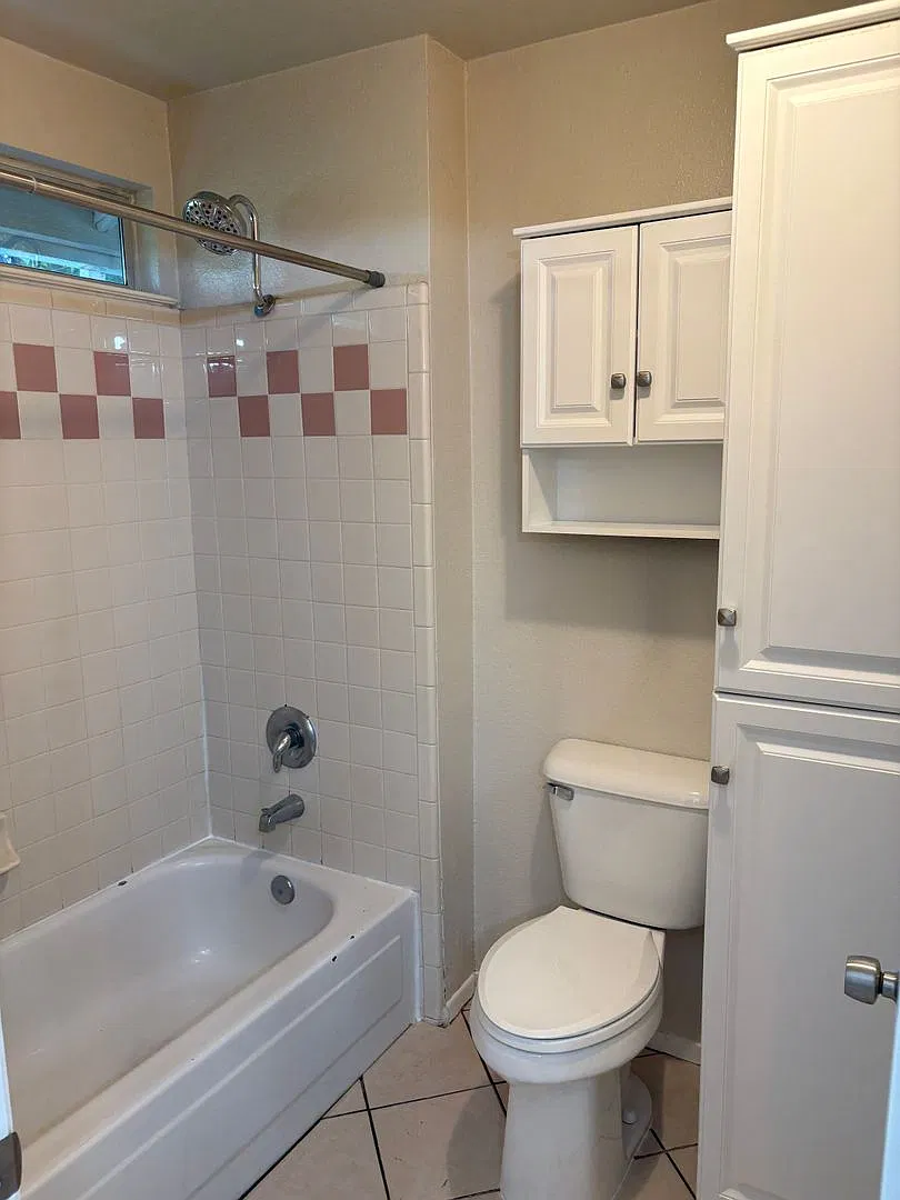 Cul-de-sac 3 bedroom 2 bath home — Photo 4