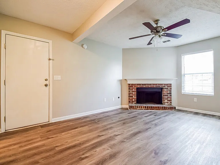 6149 Raleigh Oaks Ct — Photo 8