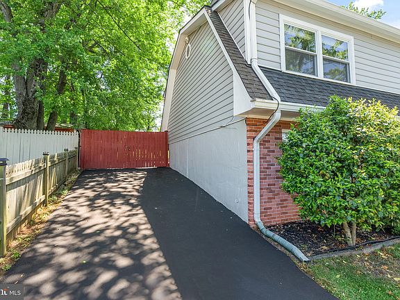 4th image of 4607 Kenwood Dr