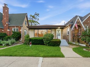5906 Capulina Ave, Morton Grove, IL 60053