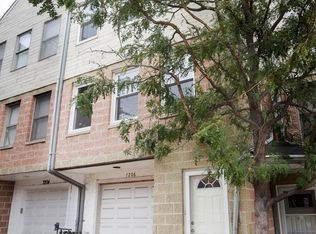 7206 N Rogers Ave, Chicago, IL 60645