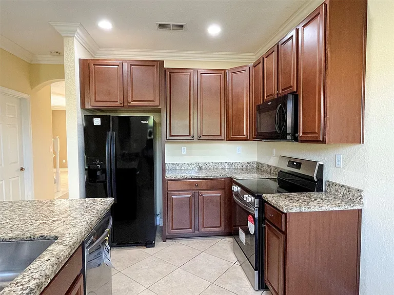 291 Lake Monterey Cir — Photo 11