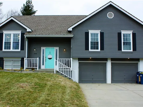 1514 Canterbury Ln, Liberty, MO 64068