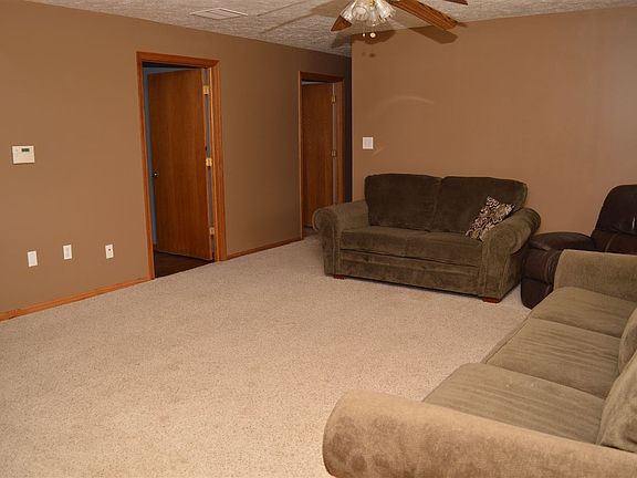5th image of 2132 D Ave