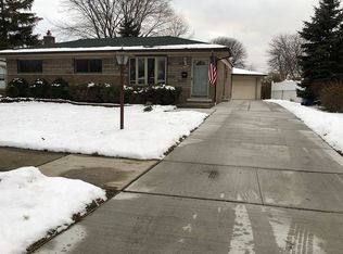 32451 Wareham Dr, Warren, MI