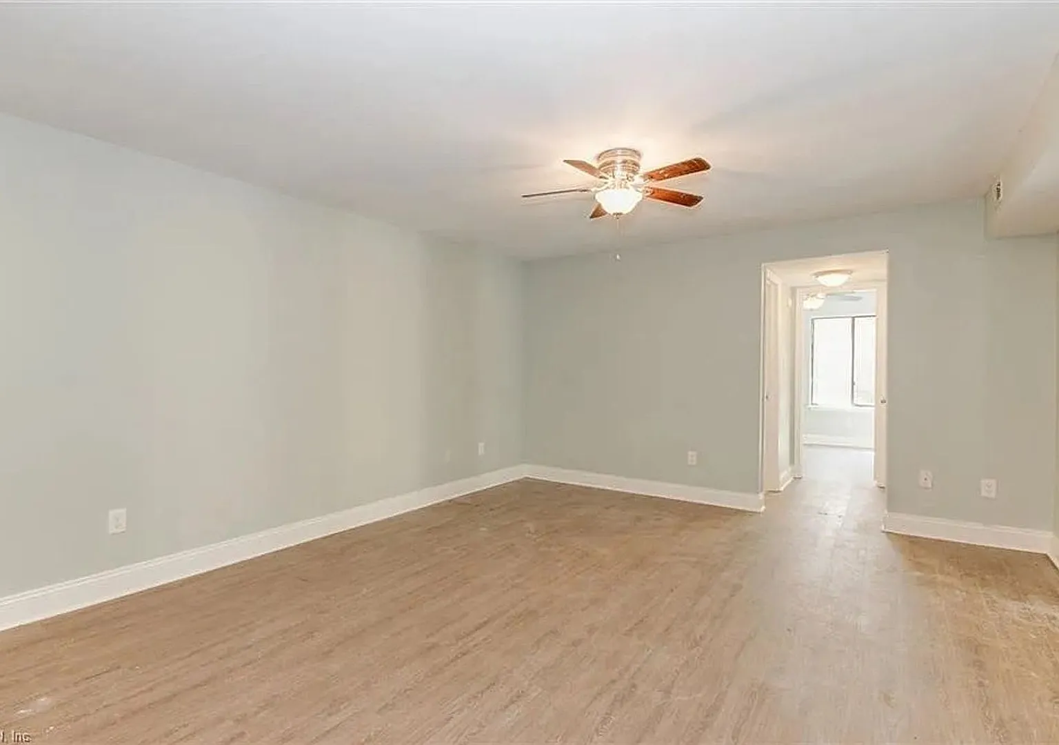2 Bed Beach Property For Rent — Photo 4