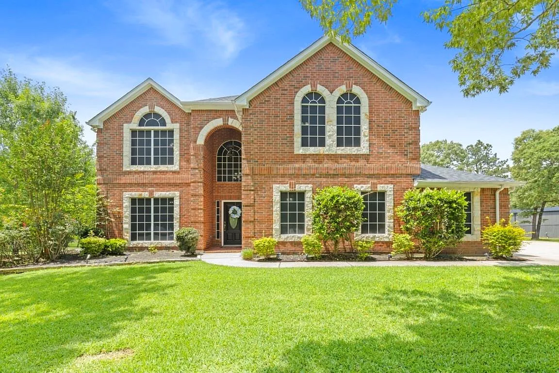4 bed, 2.5 bath, 3045 sqft, $5,000 — Photo 1