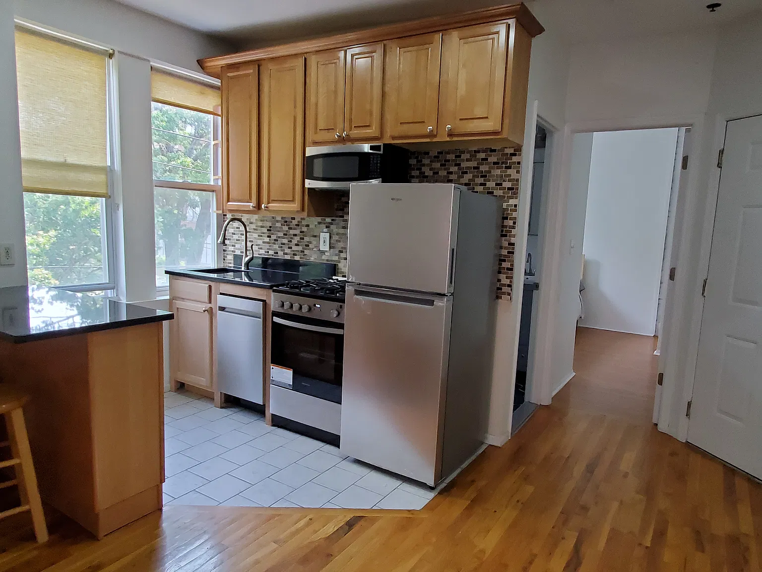 734 Adams St — Photo 2
