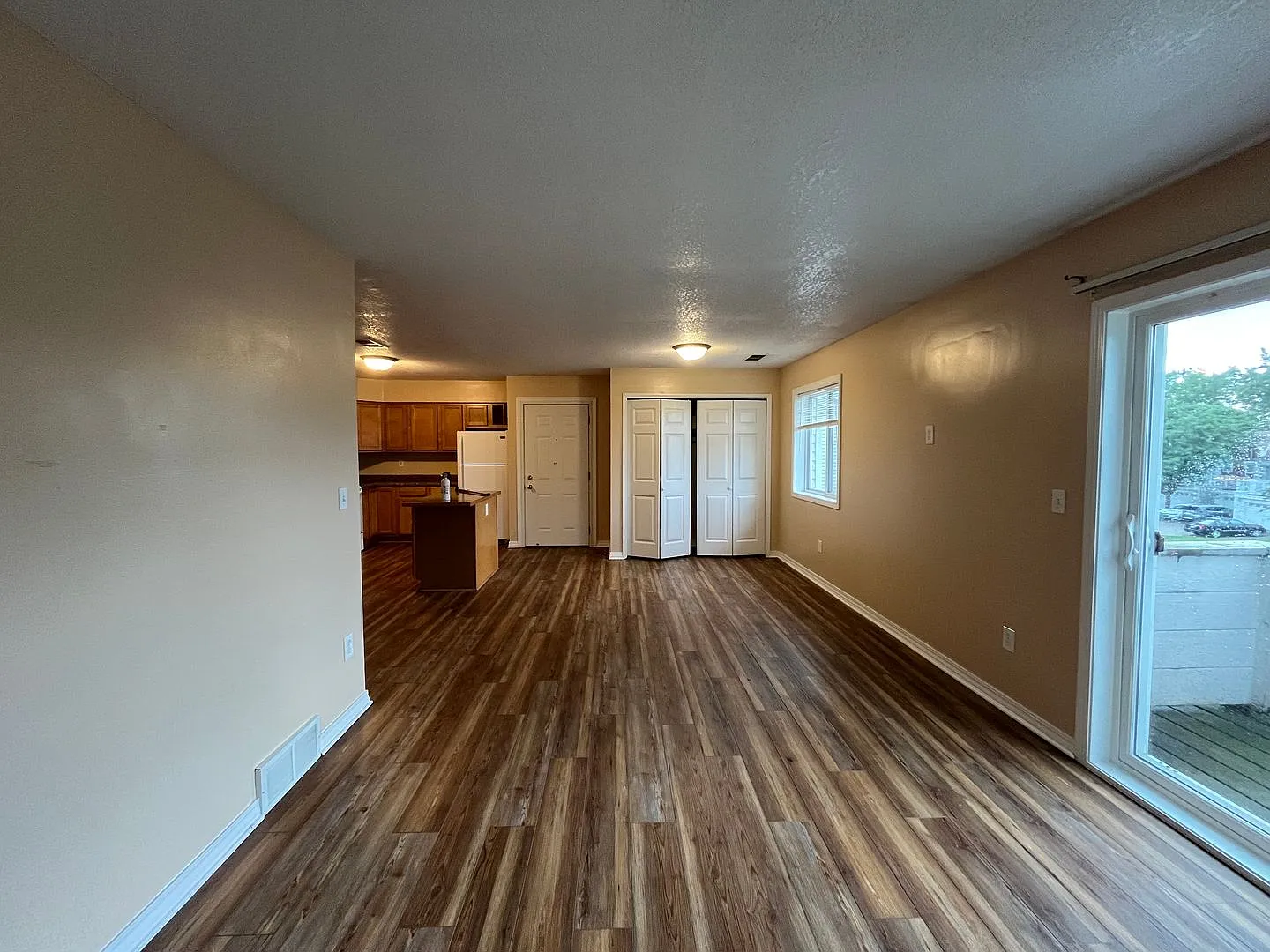 896 Wescott Square — Photo 2
