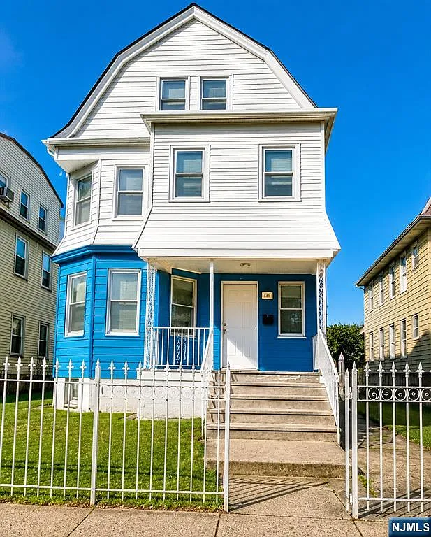3 bed, 2.0 bath, $2,300 — Photo 1