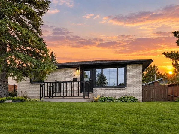 15 N Wellington Pl SW, Calgary, AB T3C 3C2