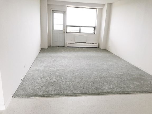 4th image of 700 Victory Blvd APT 2M