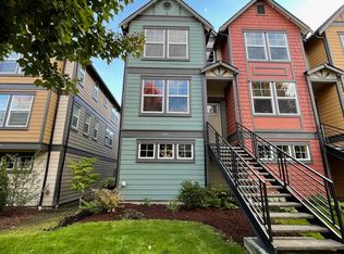 2681 SW Sylvan Heights Dr, Seattle, WA 98106
