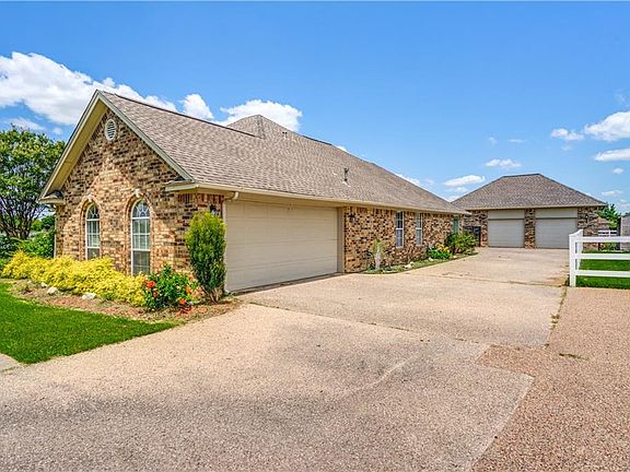 4th image of 4876 Pebble Creek Dr