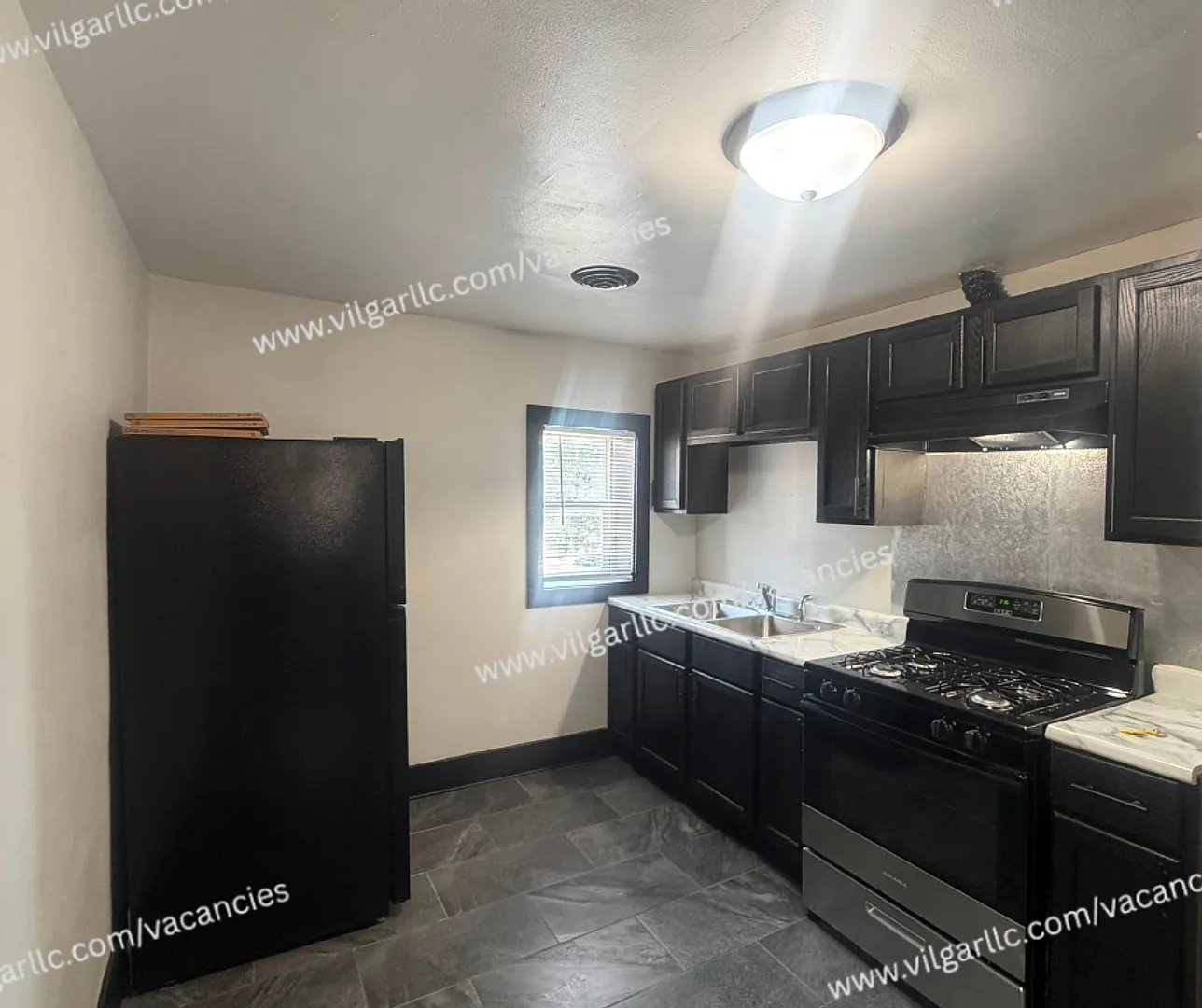 5035 Tod Ave — Photo 4