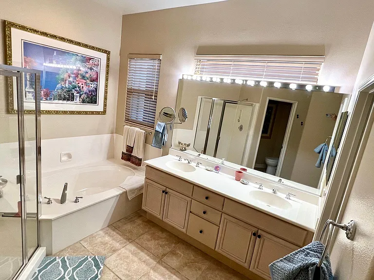 209 Kavenish Dr — Photo 10