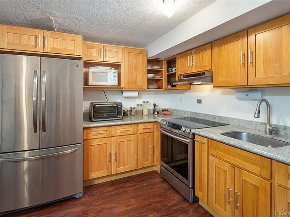 5th image of 440 Lewers St APT 205