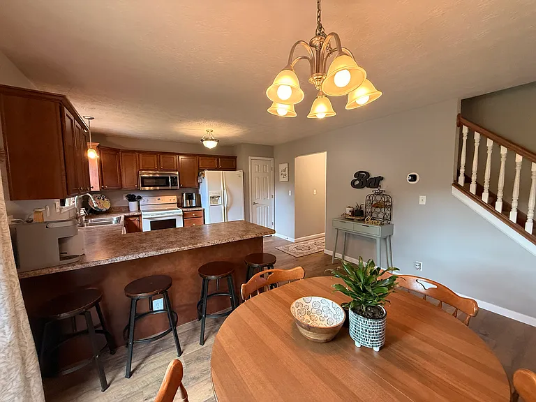 4064 Fiddlesticks Dr — Photo 6