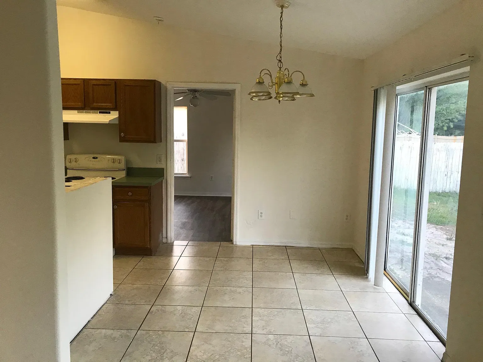607 Gazelle Dr — Photo 3