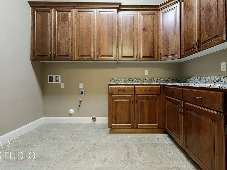 3278 S Retreat Dr — Photo 32