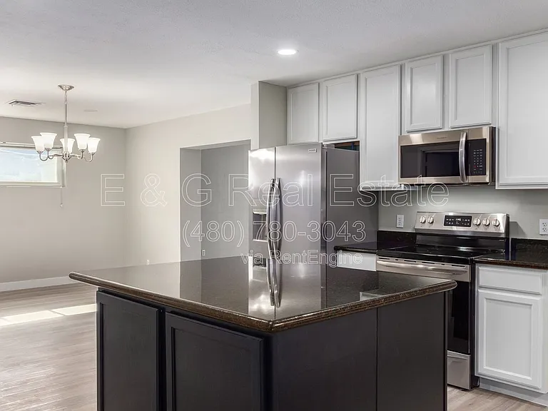 1332 N 71st St — Photo 15