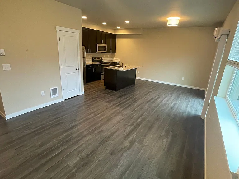 1903 Ahlers Ave #1 — Photo 4
