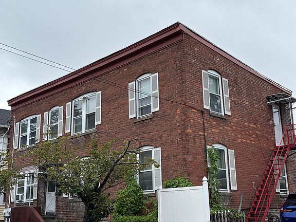 3rd image of 13 Webb St Floor 2