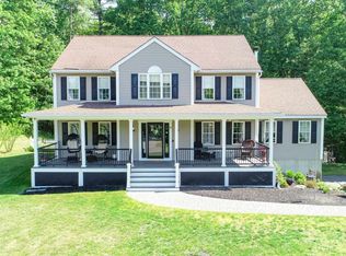 8 Hancock Dr, Londonderry, NH 03053