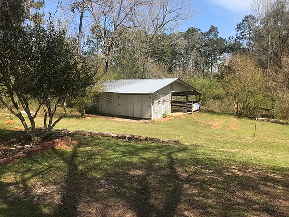 The barn/stable/workshop