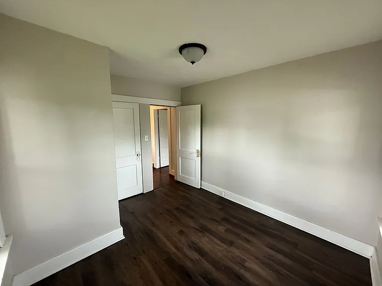 403 Englewood Ct — Photo 20
