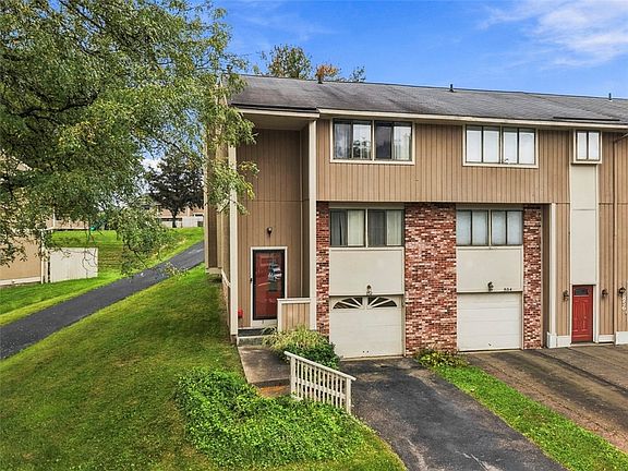 3rd image of 852 Wheatland Cir