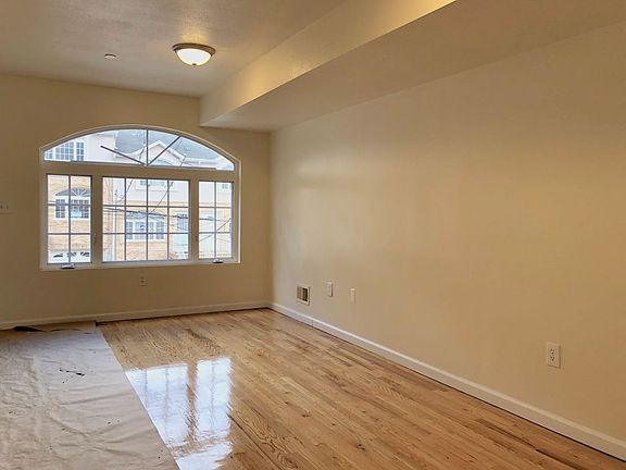 3rd image of 24 Tessa Ct