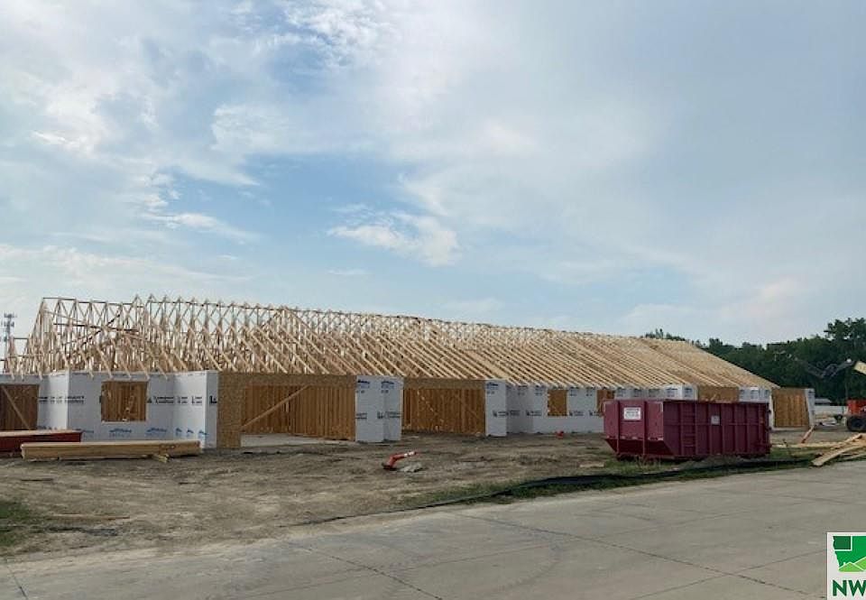 2nd image of 207 Prairie Bluff Dr