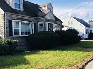 102 Lynnfield St, Peabody, MA 01960