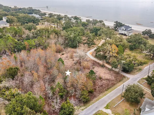 Boisdore Ave, Pass Christian, MS 39571