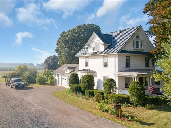 7015 Lake Ave, Williamson, NY 14589