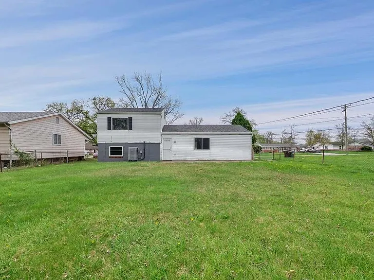 1034 W Kemper Rd — Photo 12