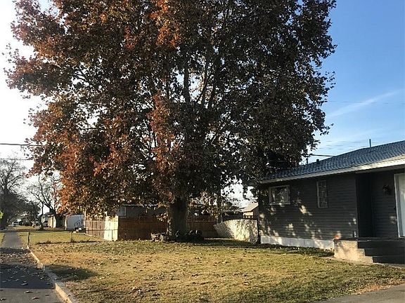 4th image of 1016 E Hill Ave