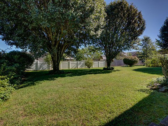 5th image of 1444 Peabody Dr