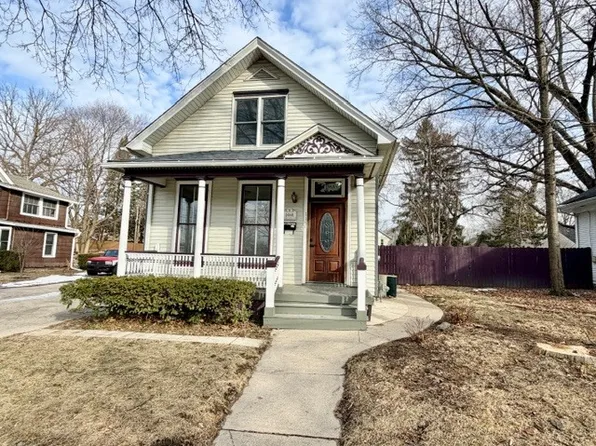 115 N Porter St, Elgin, IL 60120