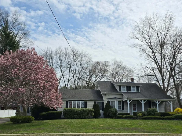 689 Bee Street, Meriden, CT 06450