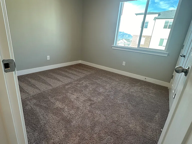 1087 N Sawtooth Way #GG203 — Photo 5